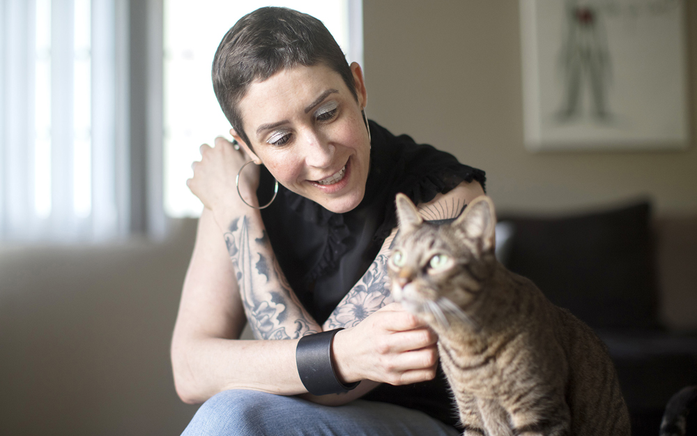 Cedars-Sinai ovarian cancer patient with a cat.